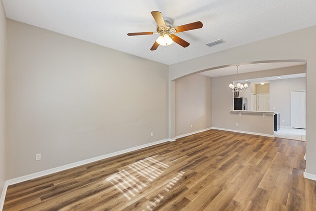 Building Photo - 506 Rainbow Springs Loop
