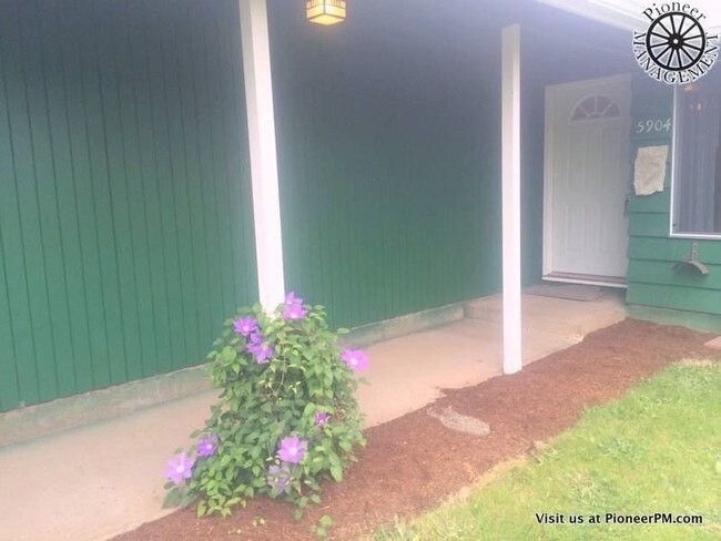 Foto del edificio - 3 br, 1 bath House - 5904 G Street