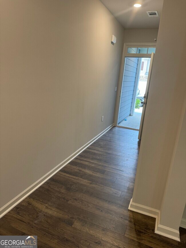 Foto del edificio - 471 Stoneybrook Dr