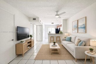 Building Photo - 2575 SW 27th Ave