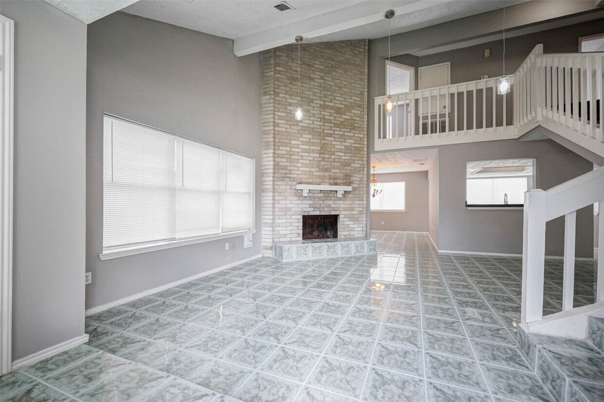 Foto principal - 12838 Riva Ridge Ln