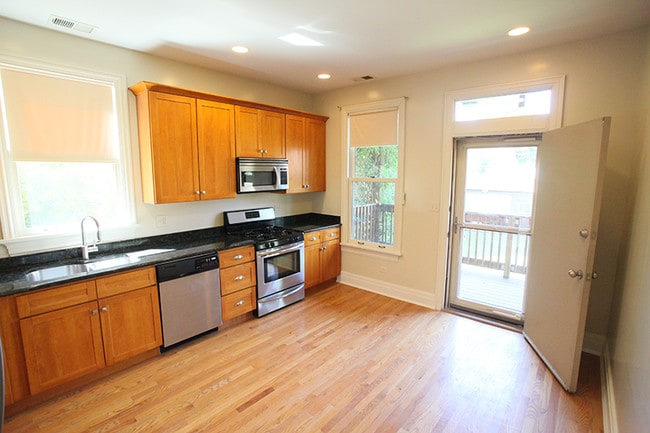 Building Photo - 2248 N Monticello Ave