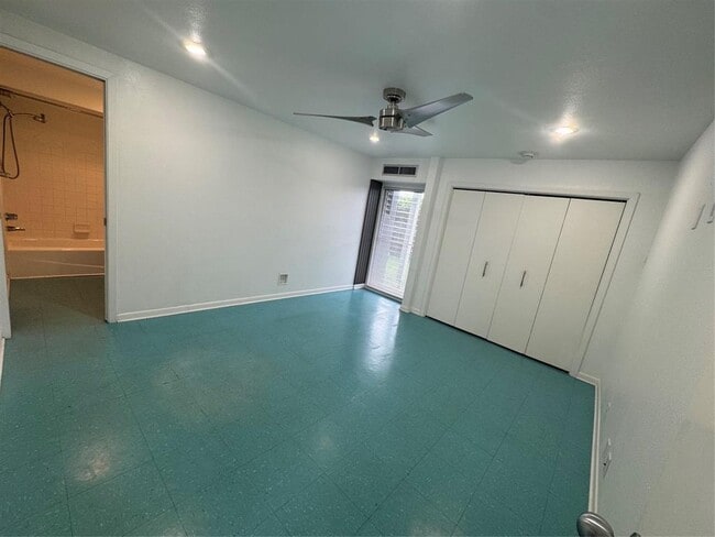 Building Photo - 1310 Harbor View Dr