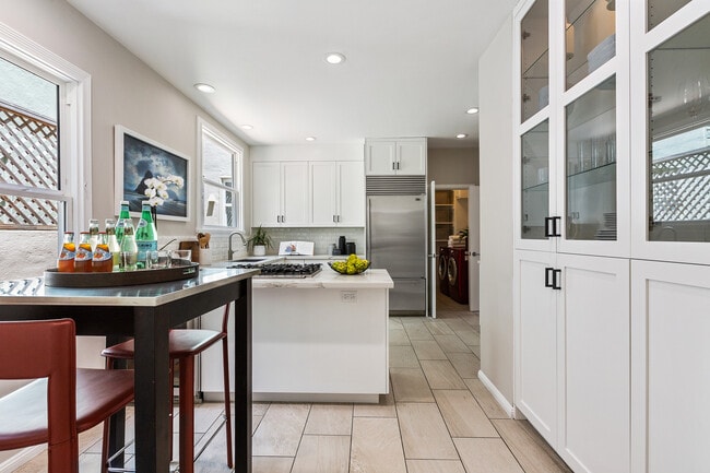 Foto del edificio - 228 Mallorca Way