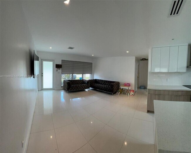 Foto del edificio - 3 bedroom in Hollywood FL 33021
