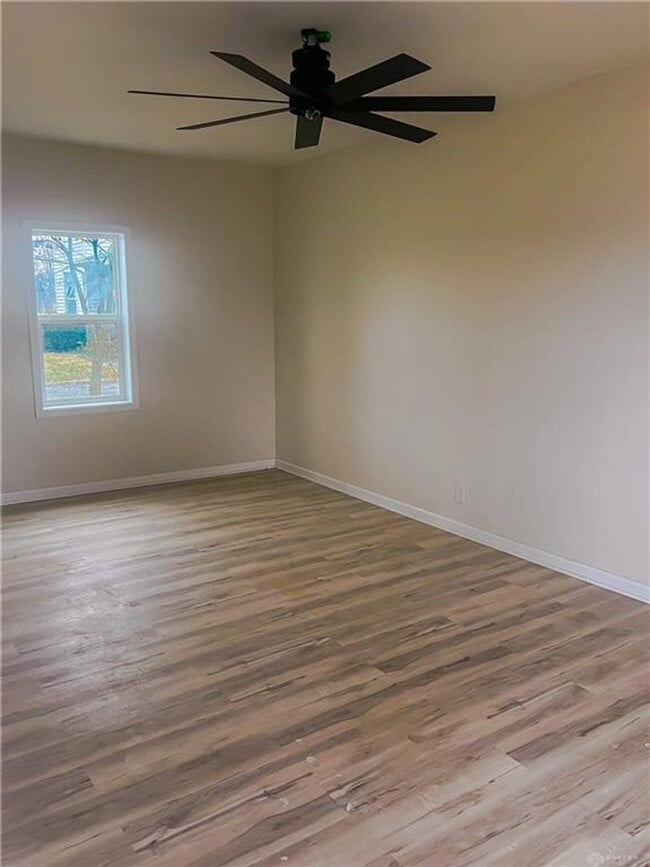 Building Photo - Family Home for Rent in Jamestown
