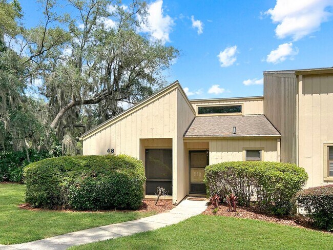 Foto del edificio - PEACEFUL WOODED RETREAT IN ASPENWOOD AT GRENELEFE!