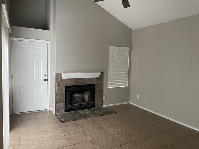 Building Photo - 3302 E Aire Libre Ave