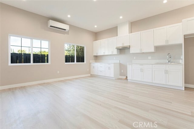 Foto del edificio - 12716 Hart St