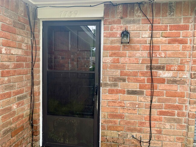 Foto del edificio - 7739 Bunker Wood Ln