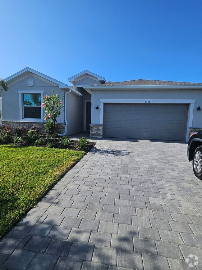 Building Photo - 8351 Waterscape Rd