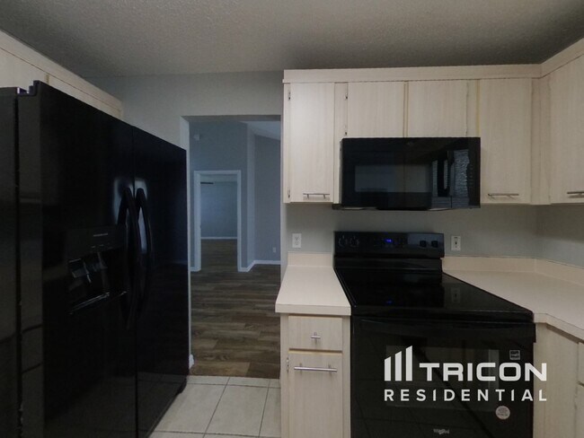 Foto del edificio - 4708 Windwood Dr