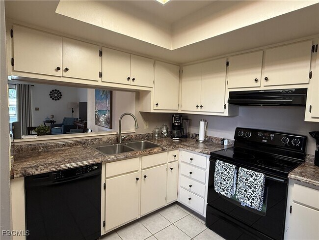 Building Photo - 6146 Whiskey Creek Dr