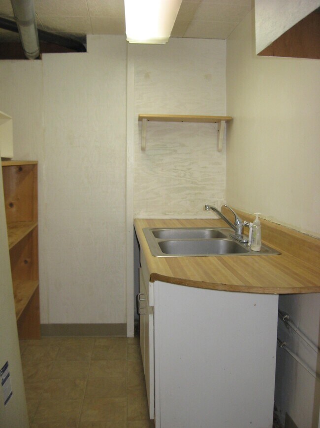Building Photo - 453 Stimson Ave