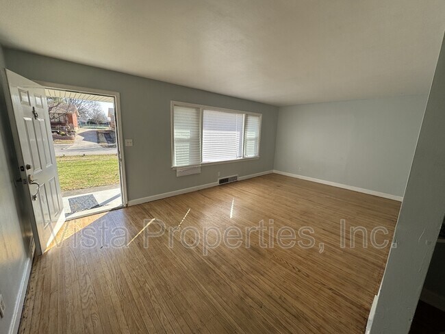 Building Photo - 3428 Fern Lea Rd