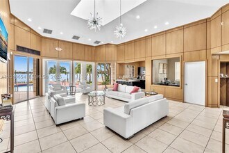 Building Photo - 2851 N Oakland Forest Dr
