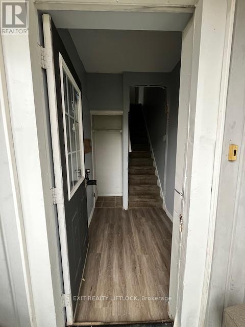 Photo du bâtiment - 207 Stewart St