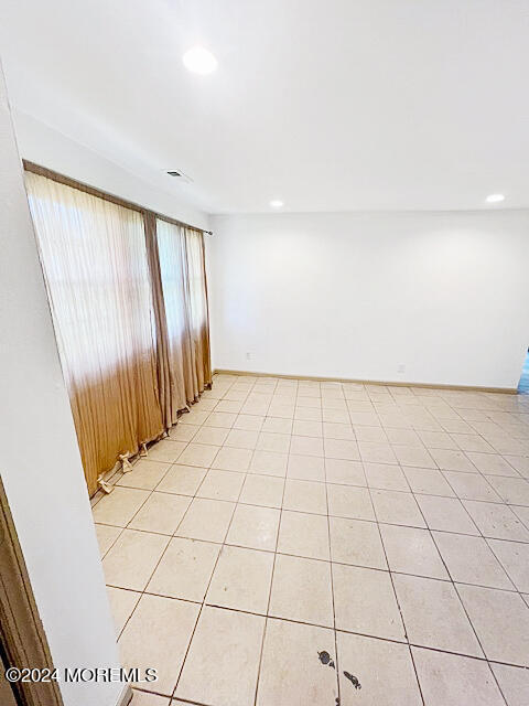 Building Photo - 147 Kinsley Rd