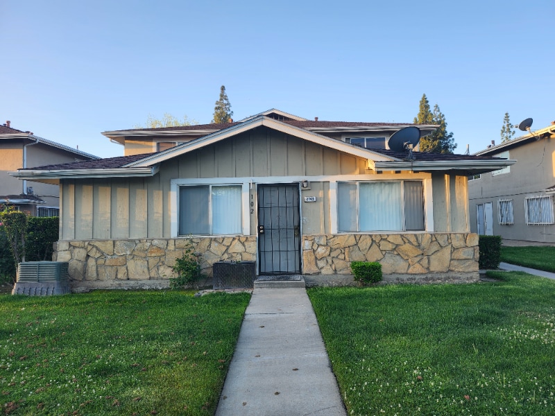 Foto principal - 2749 W Fairmont Ave