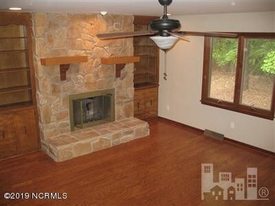 Building Photo - 2305 Waverly Dr