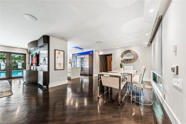 Building Photo - 5820 Palm Tree Rd