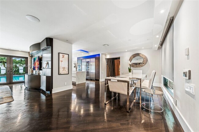 Foto del edificio - 5820 Palm Tree Rd