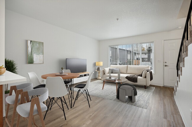 Building Photo - Alturas Vose Townhomes