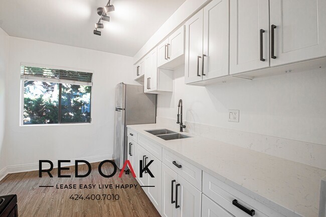 Foto del edificio - 12520 Lakewood Blvd