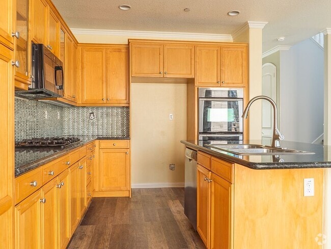 Building Photo - 329 Kiawah River Dr