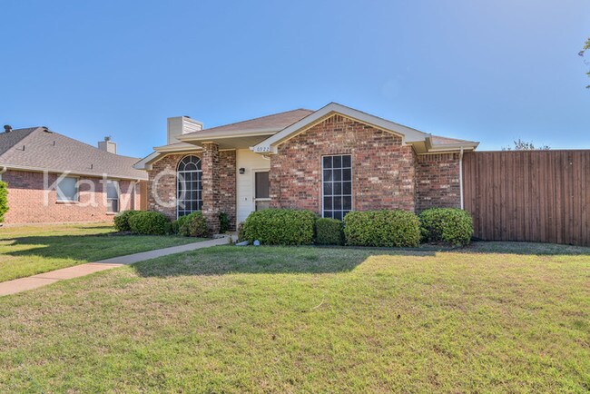 Foto del edificio - 6922 Todd Ln