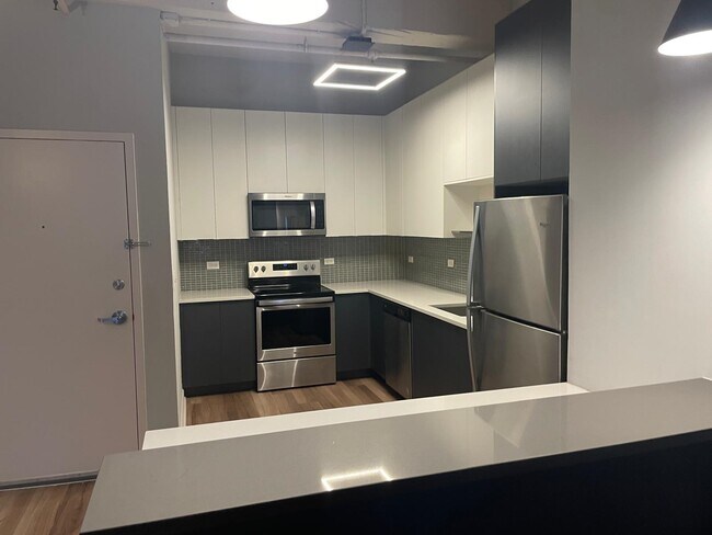 Building Photo - 160 Lafayette St