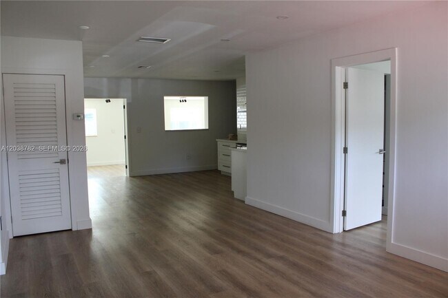 Building Photo - 3827 SW 88th Ct