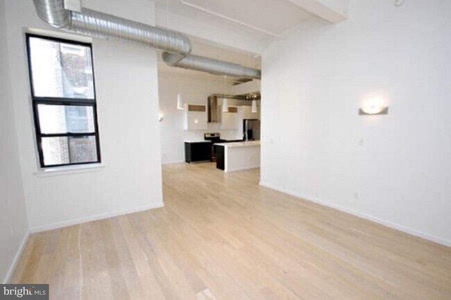 Building Photo - 726 Market St