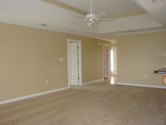 Building Photo - Charming 3BR/2BA Home with Fenced Yard, Ga...