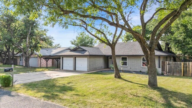 Building Photo - 9608 Newberry Dr