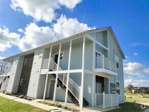 Building Photo - 430 Schmidt Rd