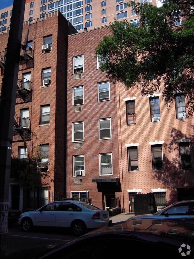 Foto del edificio - 243 E 33rd St