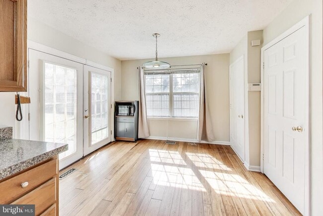 Building Photo - 8813 Francesca Dr