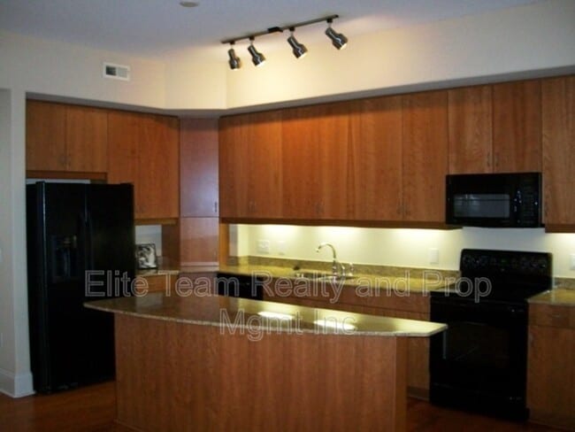 Building Photo - 4625 Piedmont Row Dr