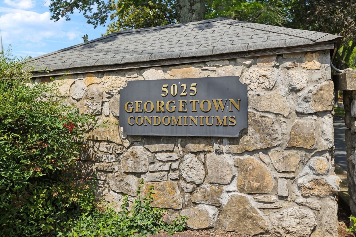Photo - 5025 Hillsboro Pike (Nashville, TN)