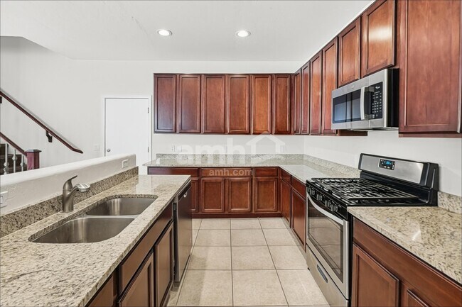 Foto del edificio - 767 W Paseo Celestial