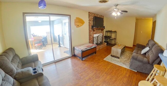 Building Photo - 3D Tour Available-Spacious Home Near Bill Synder Stadium! Fenced-in Yard + Attached Garage + Wash...
