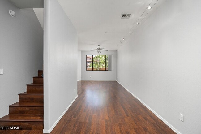 Foto del edificio - 7601 E Roosevelt St