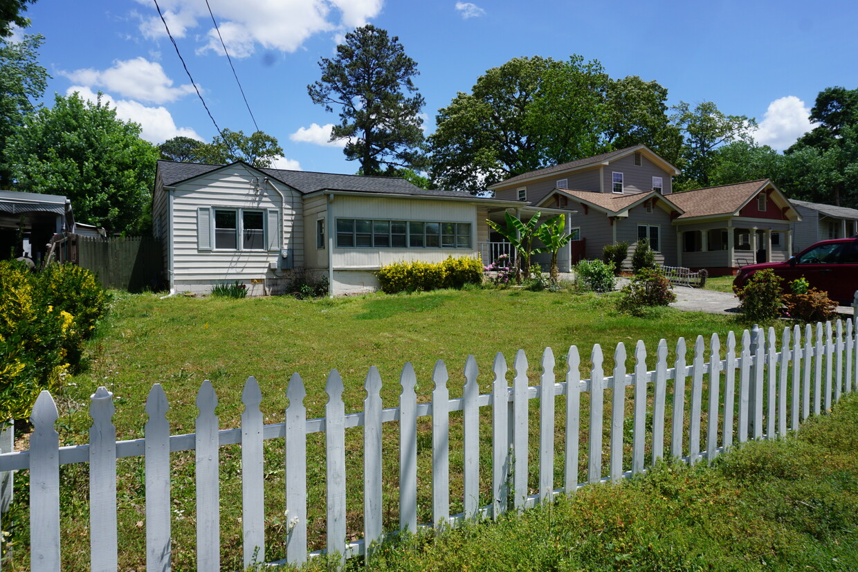 Primary Photo - 5989 Oak Rd