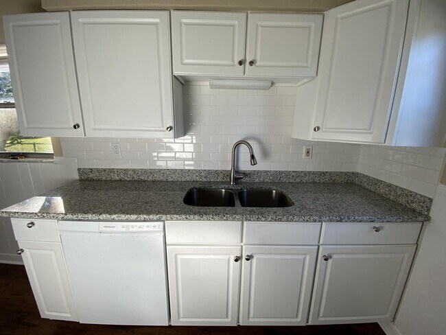 Building Photo - 4005 Fawn Circle