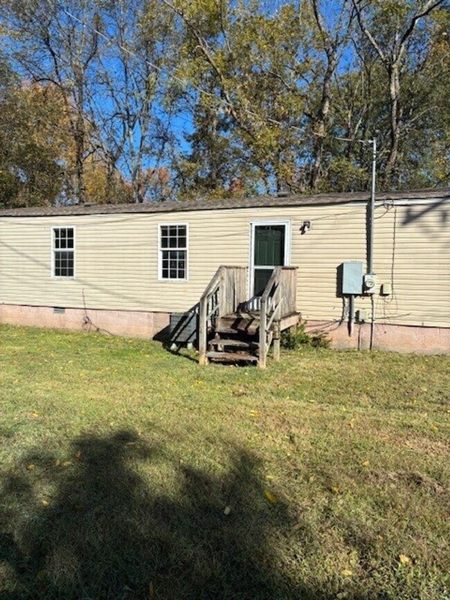 Building Photo - For Rent: 2 BD / 2 BA Home – Cedar Hill, TN