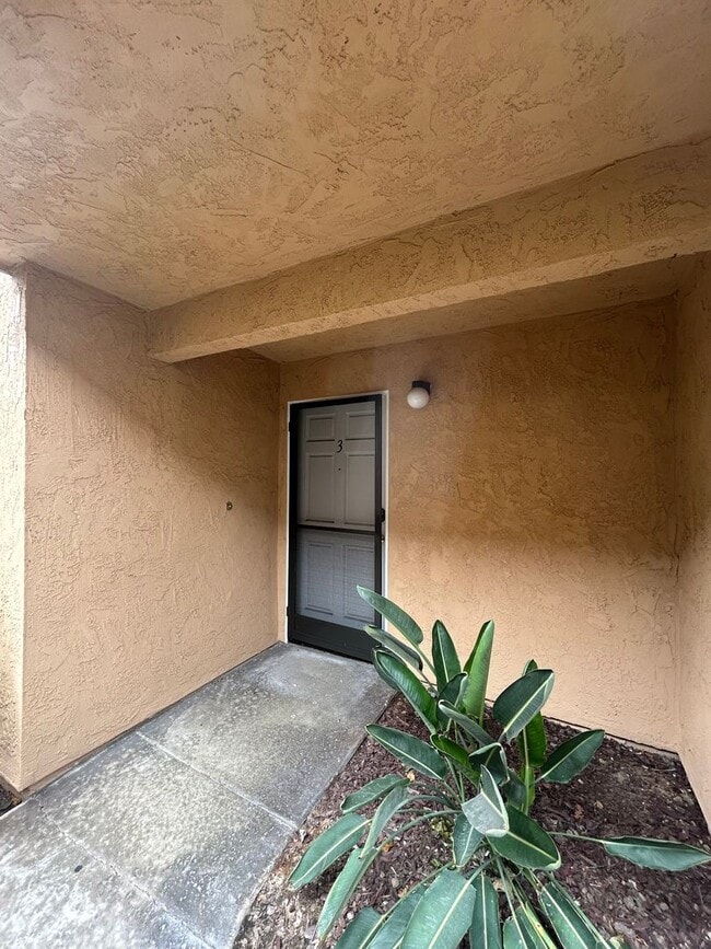Building Photo - 1460 Hornblend St