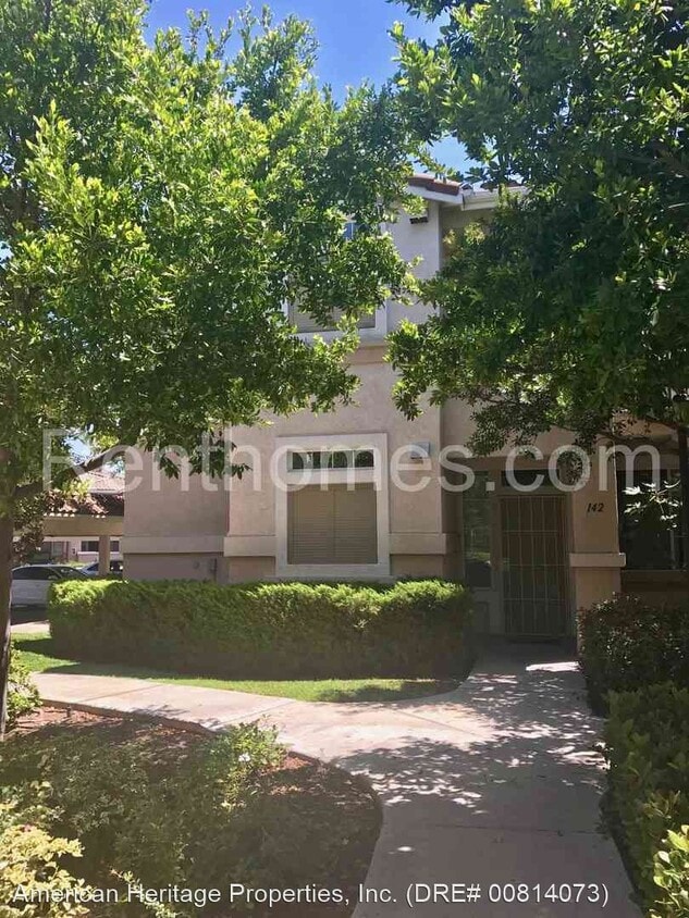 Primary Photo - 2 br, 2 bath House - 10728-242 Sabre Hill ...