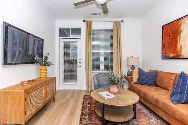 Foto del edificio - Modern Luxury, Exceptional Offers – Ask About Our Specials!