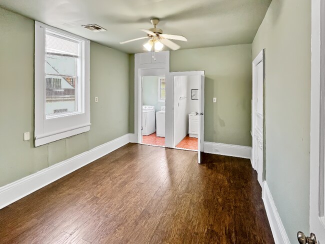 Building Photo - 2327 Ursulines Ave